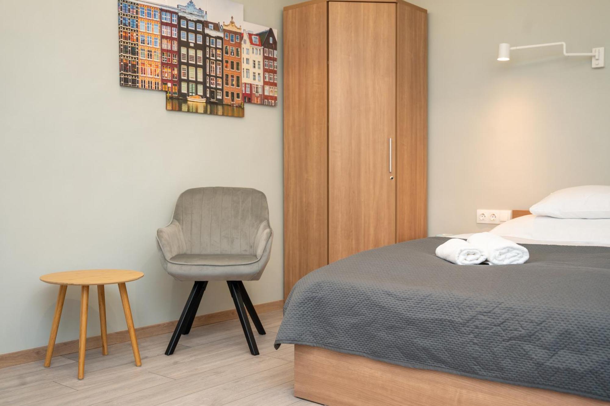 Tuenderkert Apartman Gyula Esterno foto